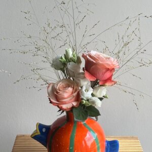Petit vase poisson et ses fleurs